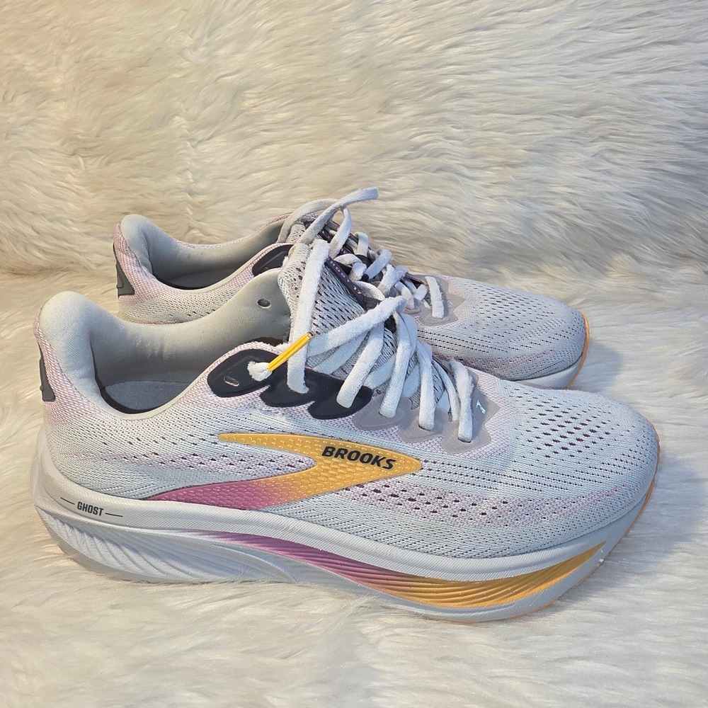 Brooks Ghost 17 Women's Size 9 D Wide Running Shoes Oyster Apricot Pink